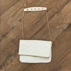 BCBG wear 3 ways! CLUTCH/CHAIN/SHOULDER BAG!